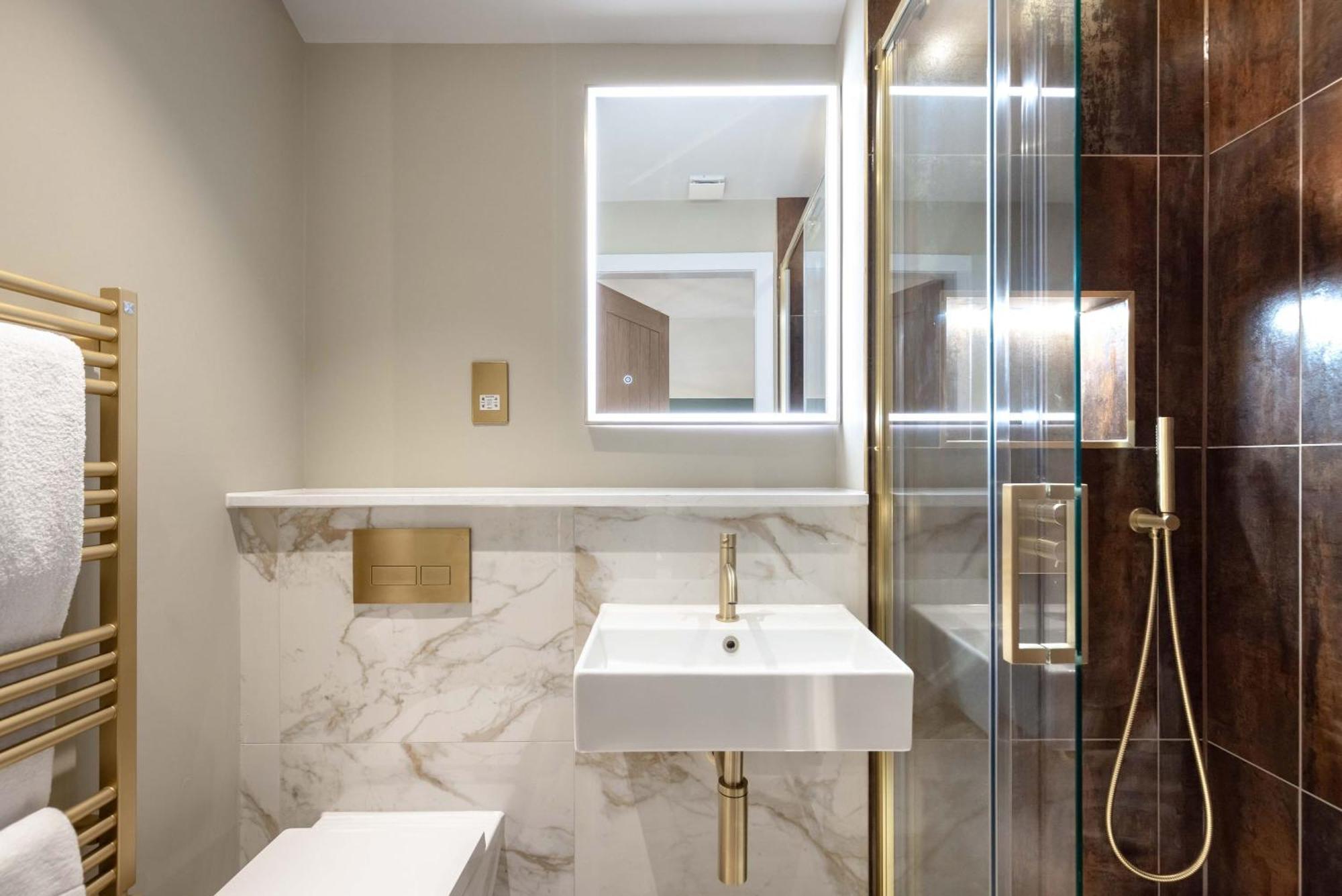 Dragon Suites - City Centre 2 Bed Luxury Mews House エディンバラ エクステリア 写真