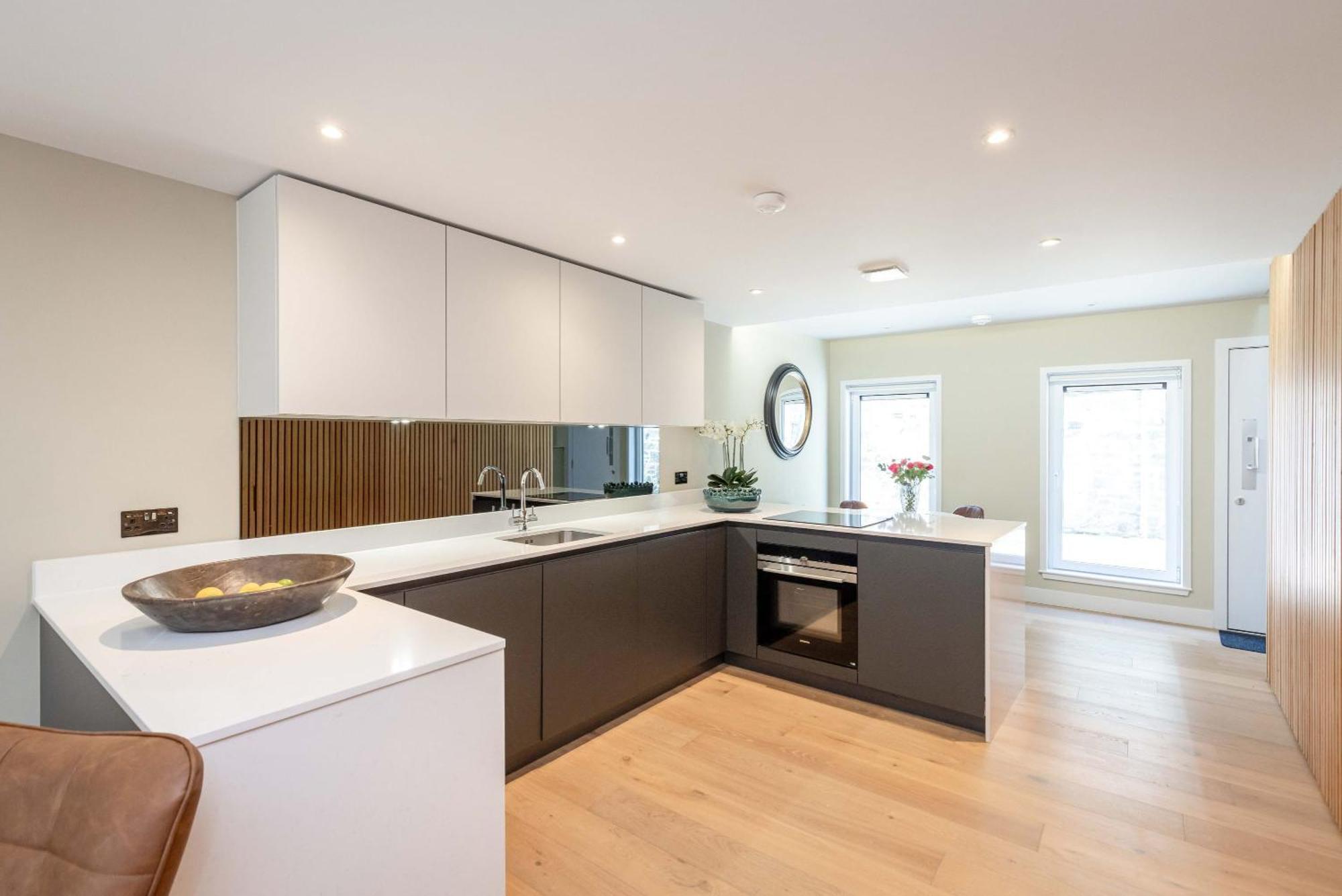 Dragon Suites - City Centre 2 Bed Luxury Mews House エディンバラ エクステリア 写真