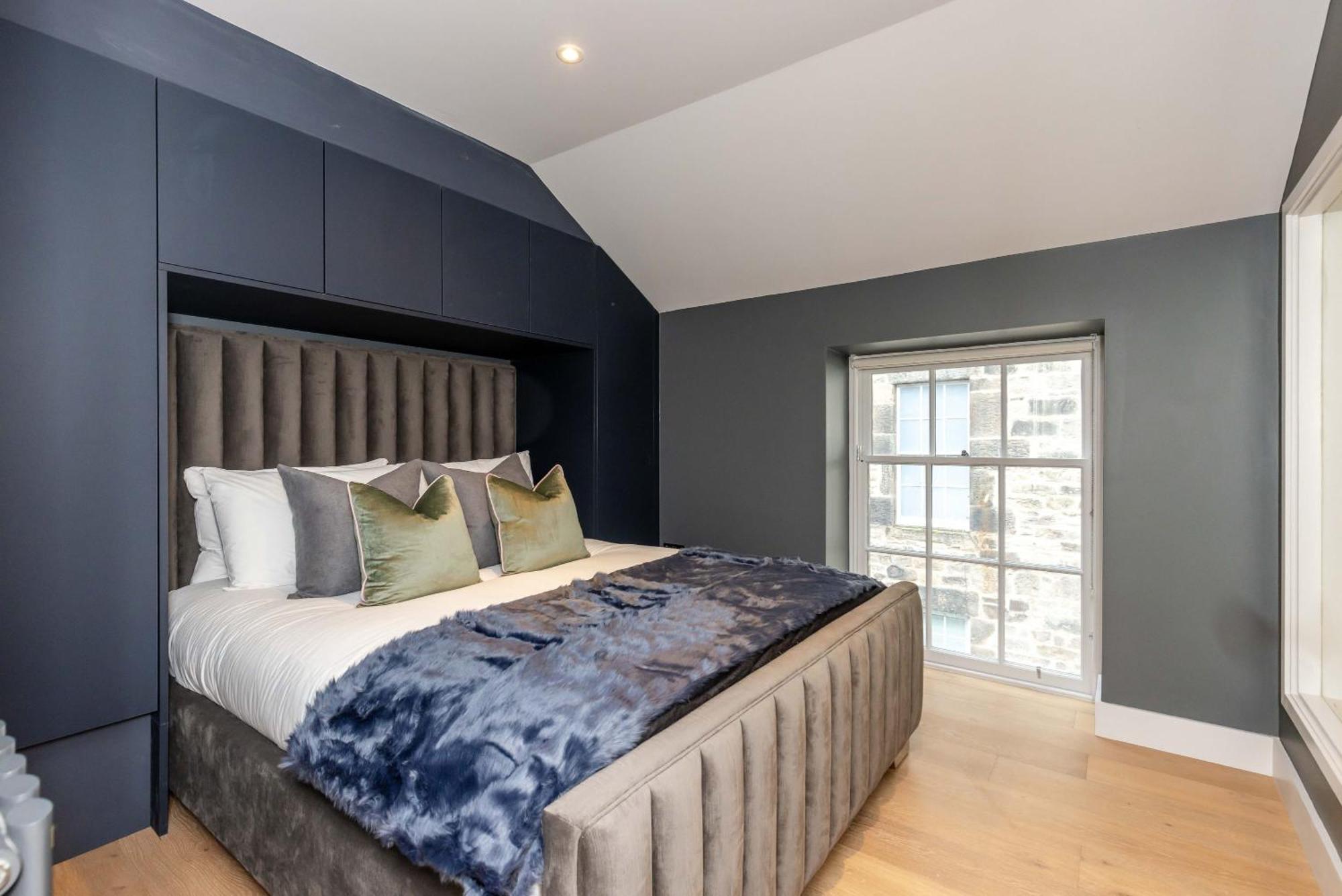 Dragon Suites - City Centre 2 Bed Luxury Mews House エディンバラ エクステリア 写真